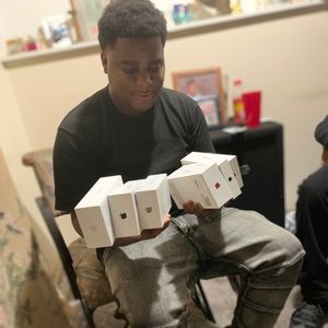 Meet your Posher, Alex